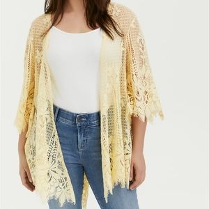 Yellow lace scalloped kimono